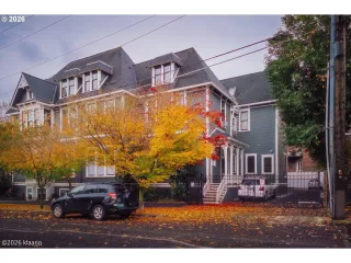 Photo #4: 141413780 Listing