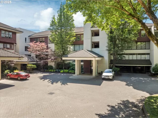 MLS: 141583763 Condo For Sale