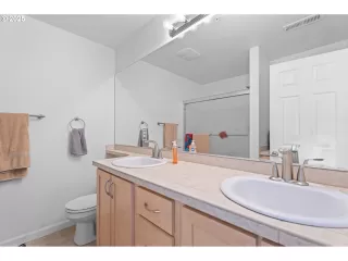 Photo #2: 141789089 Listing