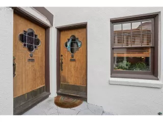 Photo #3: 141984963 Listing