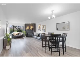 Photo #1: 142294050 Listing 