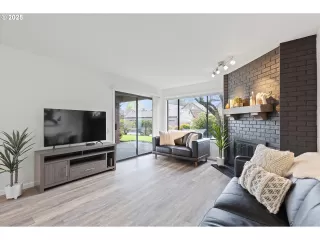 Photo #3: 142294050 Listing 