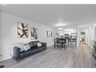 Photo #4: 142294050 Listing 