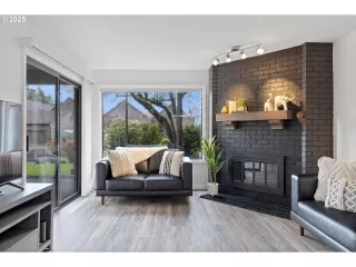 Photo #6: 142294050 Listing 