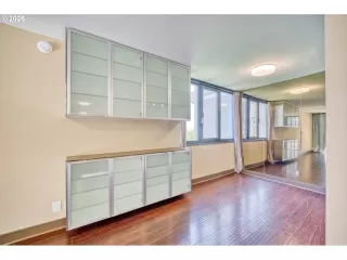 Photo #2: 142566172 Listing
