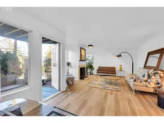 Photo #1: 142619194 Listing 