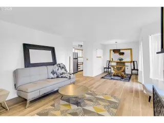Photo #5: 142619194 Listing 