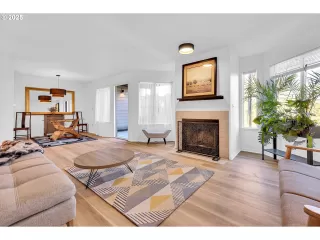 Photo #6: 142619194 Listing 