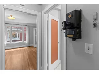 Photo #3: 142848916 Listing