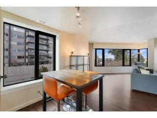 Photo #6: 143240379 Listing 