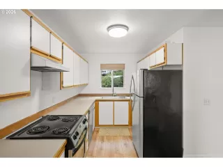 Photo #3: 143474757 Listing
