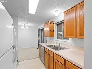 Photo #1: 143559012 Listing 