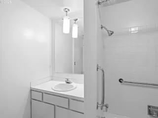 Photo #6: 143559012 Listing 