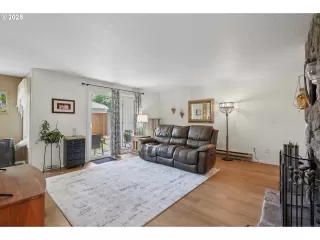 Photo #4: 143927778 Listing 