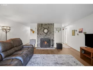 Photo #6: 143927778 Listing 