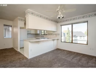 Photo #6: 144470471 Listing