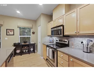 Photo #5: 145341619 Listing 