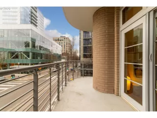 Photo #3: 145351910 Listing 