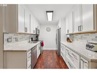 Photo #6: 145527313 Listing