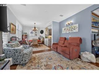 Photo #5: 146118643 Listing