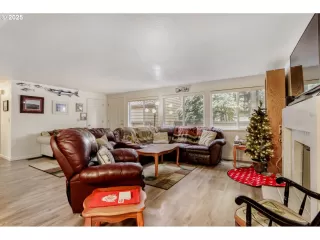 Photo #3: 146577066 Listing