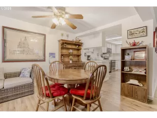 Photo #6: 146577066 Listing