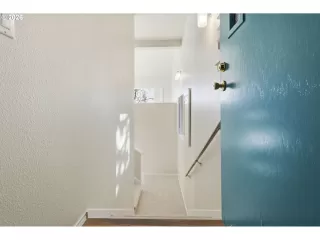 Photo #3: 146718341 Listing 