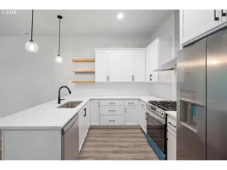 Photo #2: 147872815 Listing