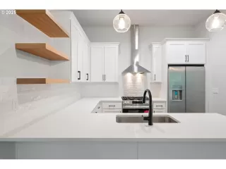 Photo #3: 147872815 Listing