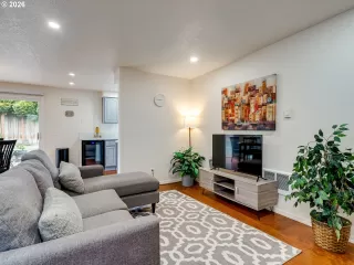 Photo #4: 148075447 Listing 