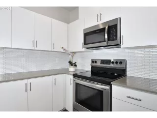 Photo #5: 148090730 Listing 