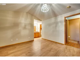Photo #2: 148594486 Listing