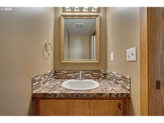 Photo #5: 148594486 Listing