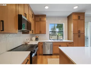 Photo #3: 148713434 Listing