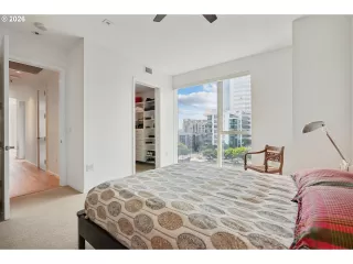 Photo #4: 148815928 Listing