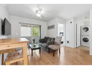 Photo #2: 148847096 Listing