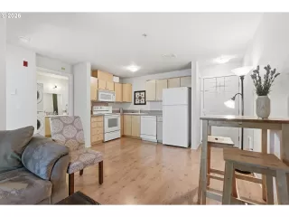 Photo #3: 148847096 Listing
