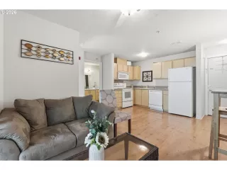 Photo #6: 148847096 Listing