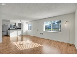 Photo #4: 149412298 Listing 