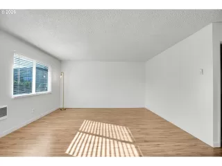 Photo #5: 149412298 Listing 