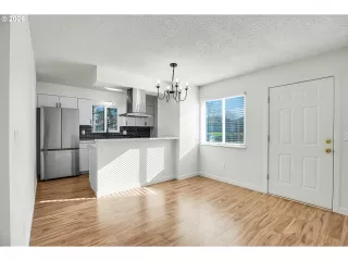 Photo #6: 149412298 Listing 