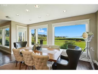 Photo #1: 149709594 Listing