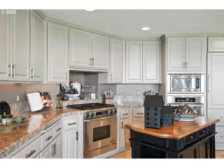 Photo #6: 149709594 Listing