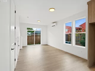 Photo #2: 150064055 Listing