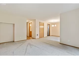 Photo #5: 150742506 Listing