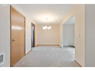 Photo #6: 150742506 Listing