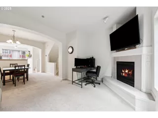 Photo #5: 150965078 Listing