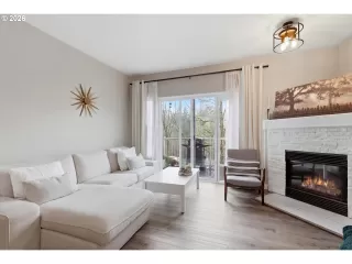 Photo #4: 151654183 Listing