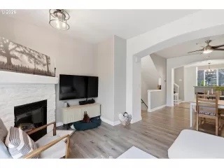 Photo #6: 151654183 Listing