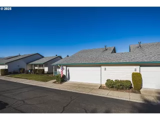 Photo #3: 151944039 Listing